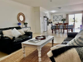 Stays on Main, Narrabri
